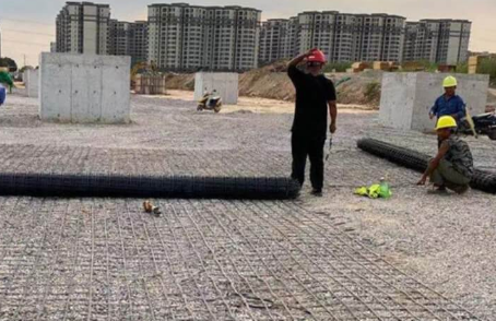 婺源土工格栅铺设前地基要怎么处理?